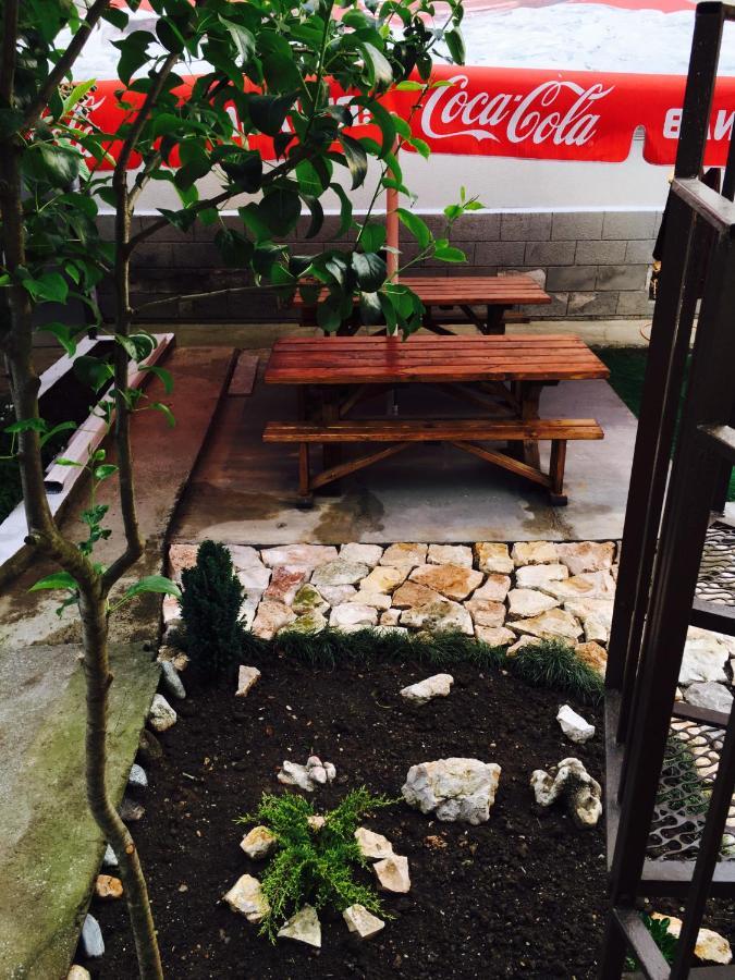 Guest House Vladimir Gagra Exterior photo