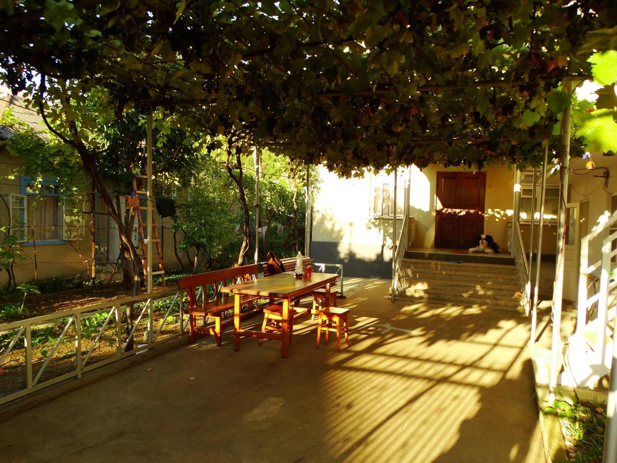 Guest House Vladimir Gagra Exterior photo